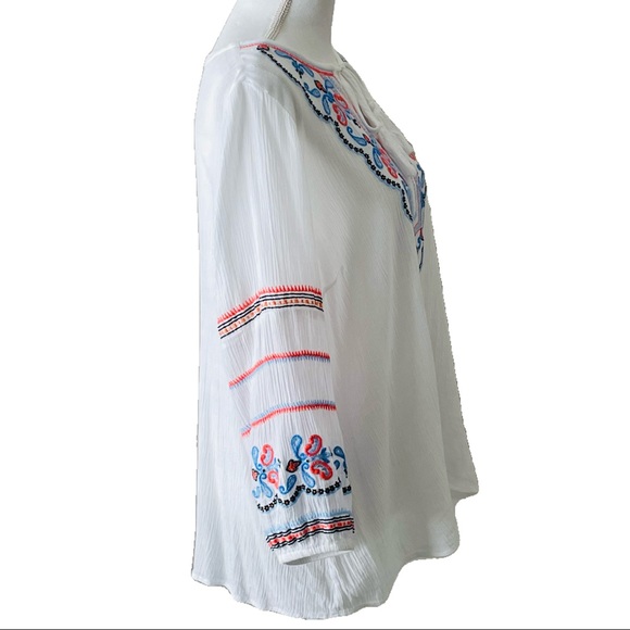 🔥SALE crown & ivy tie cotton embroidered tunic blouse size medium white blue - Picture 3 of 8
